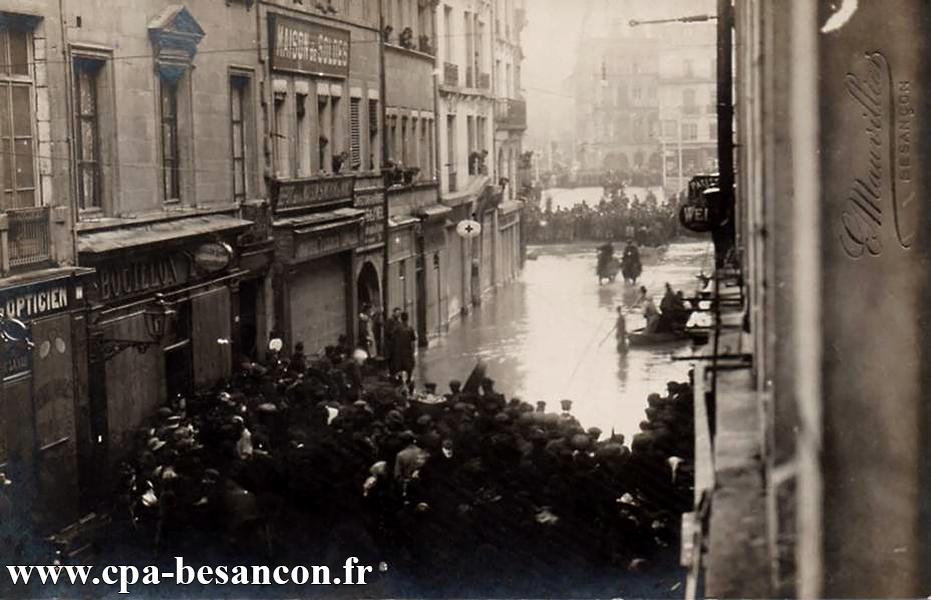BESANÇON - Inondations dans le bas de la Grande rue - Janvier 1910